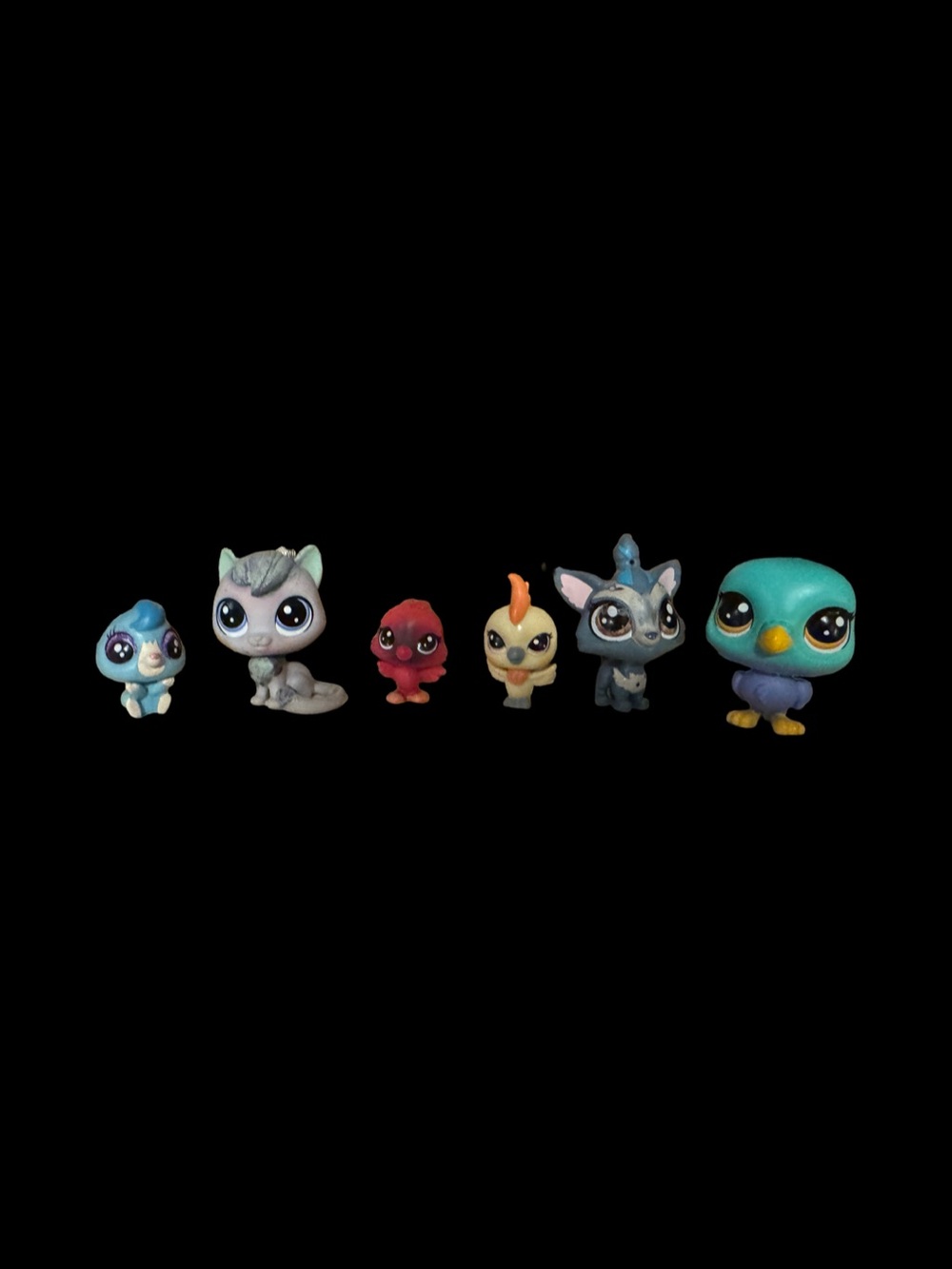 Littlest Pet Shop Teal, Gray, Red, Yellow Mini Figure Set
